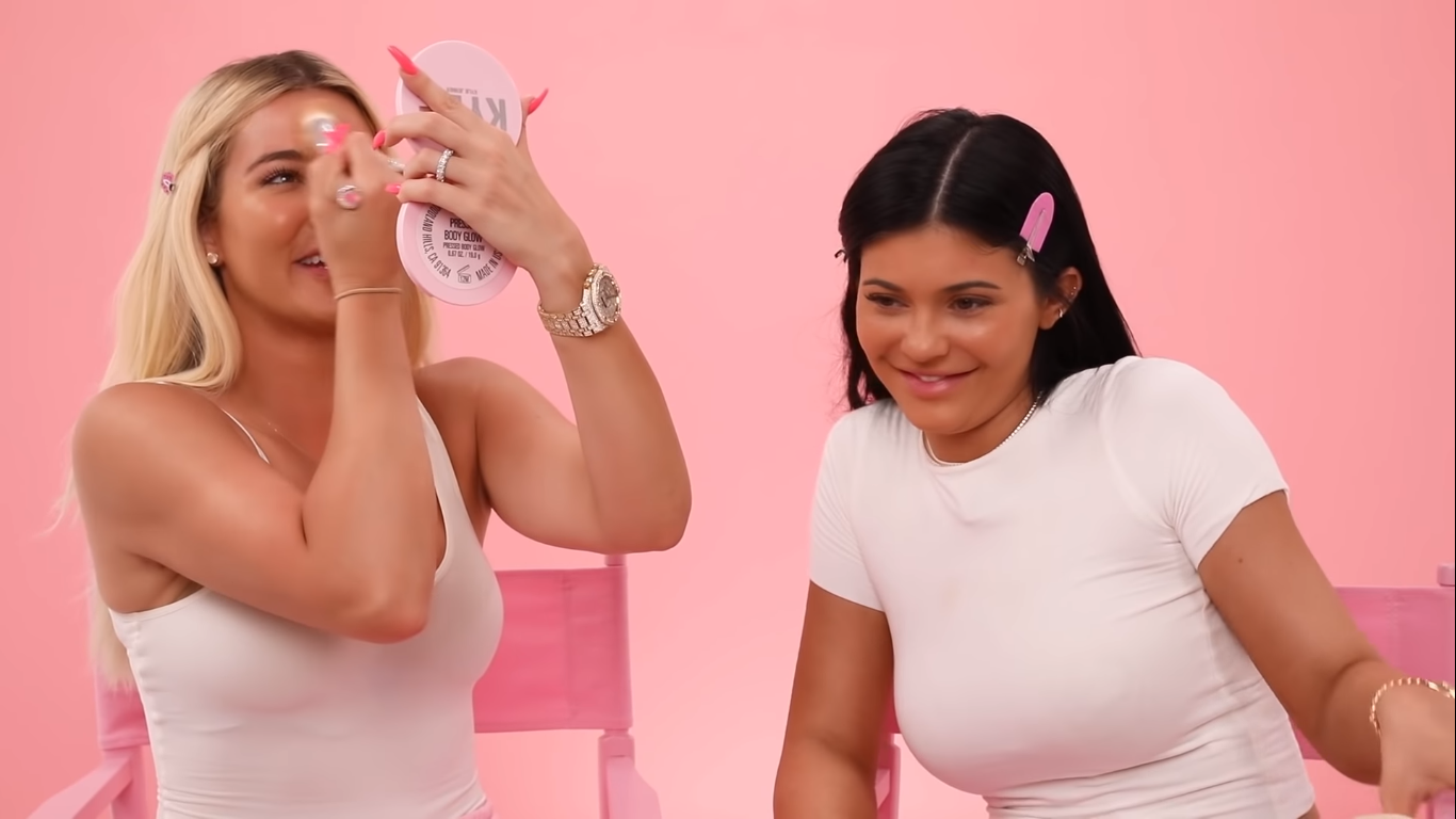 Access_Kardashian_04.png