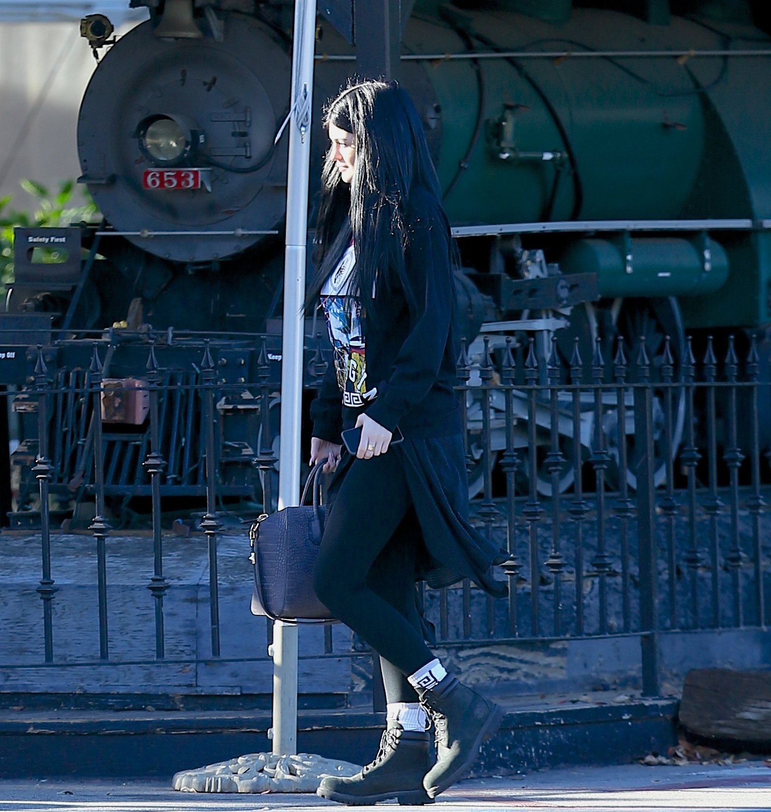 Access_Kardashian_01.jpg