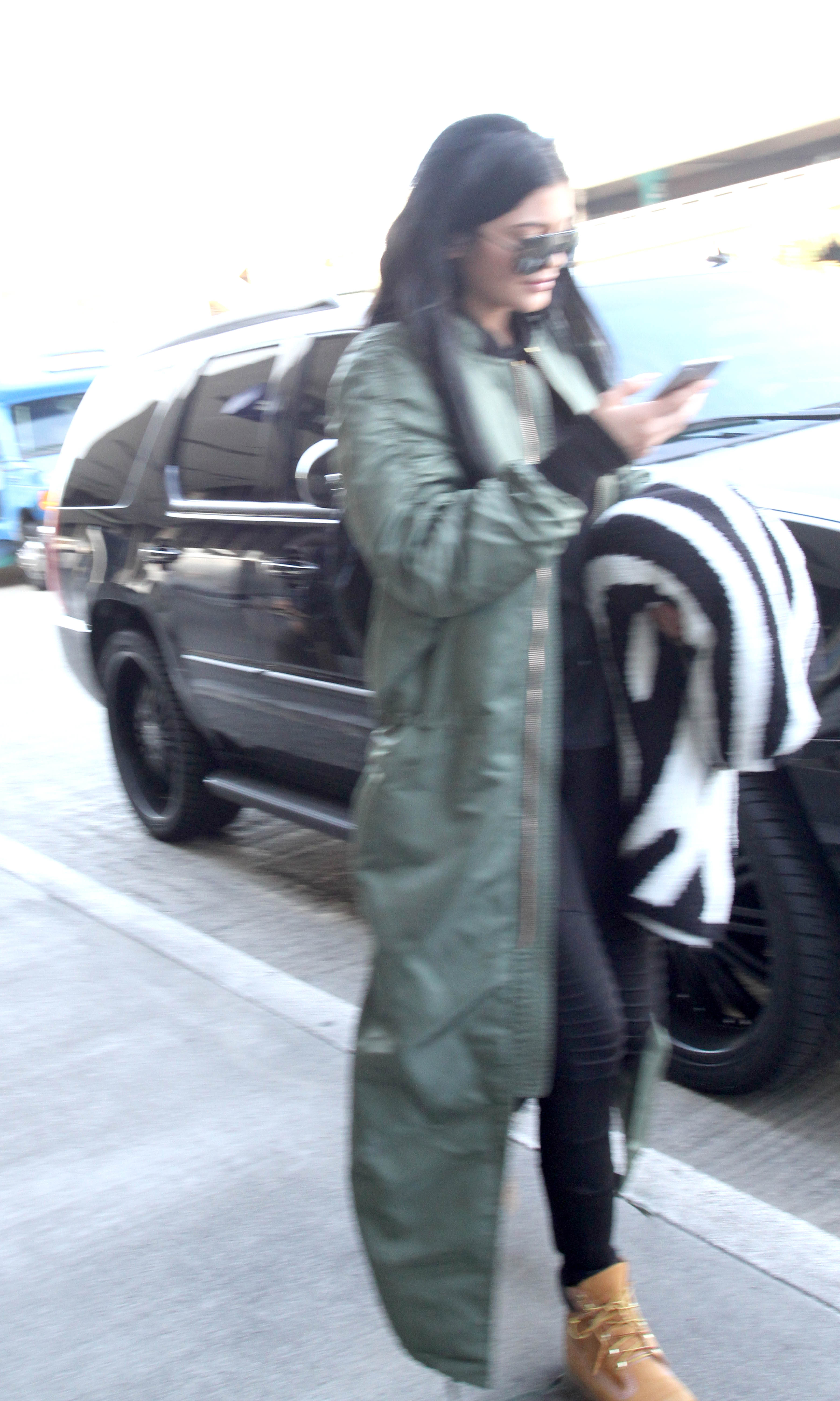 Access_Kardashian_03.jpg