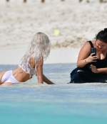 Access_Kardashian017.jpg
