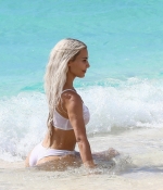 Access_Kardashian062.jpg