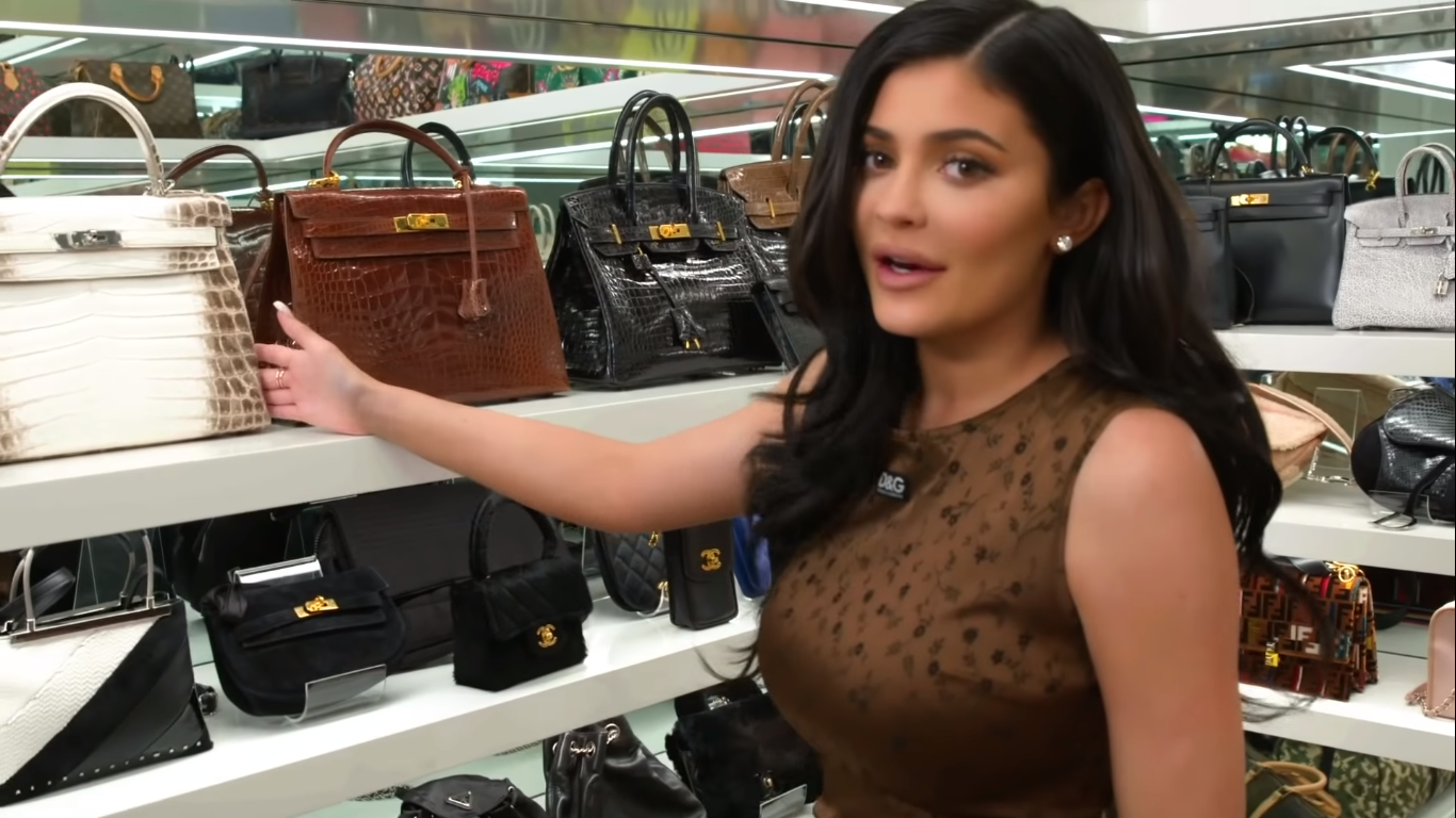 Access_Kardashian_03.png