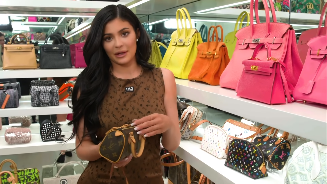 Access_Kardashian_05.png