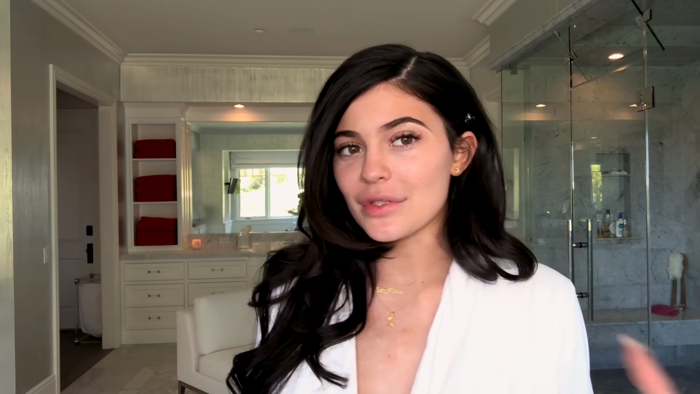Access_Kardashian_01.png