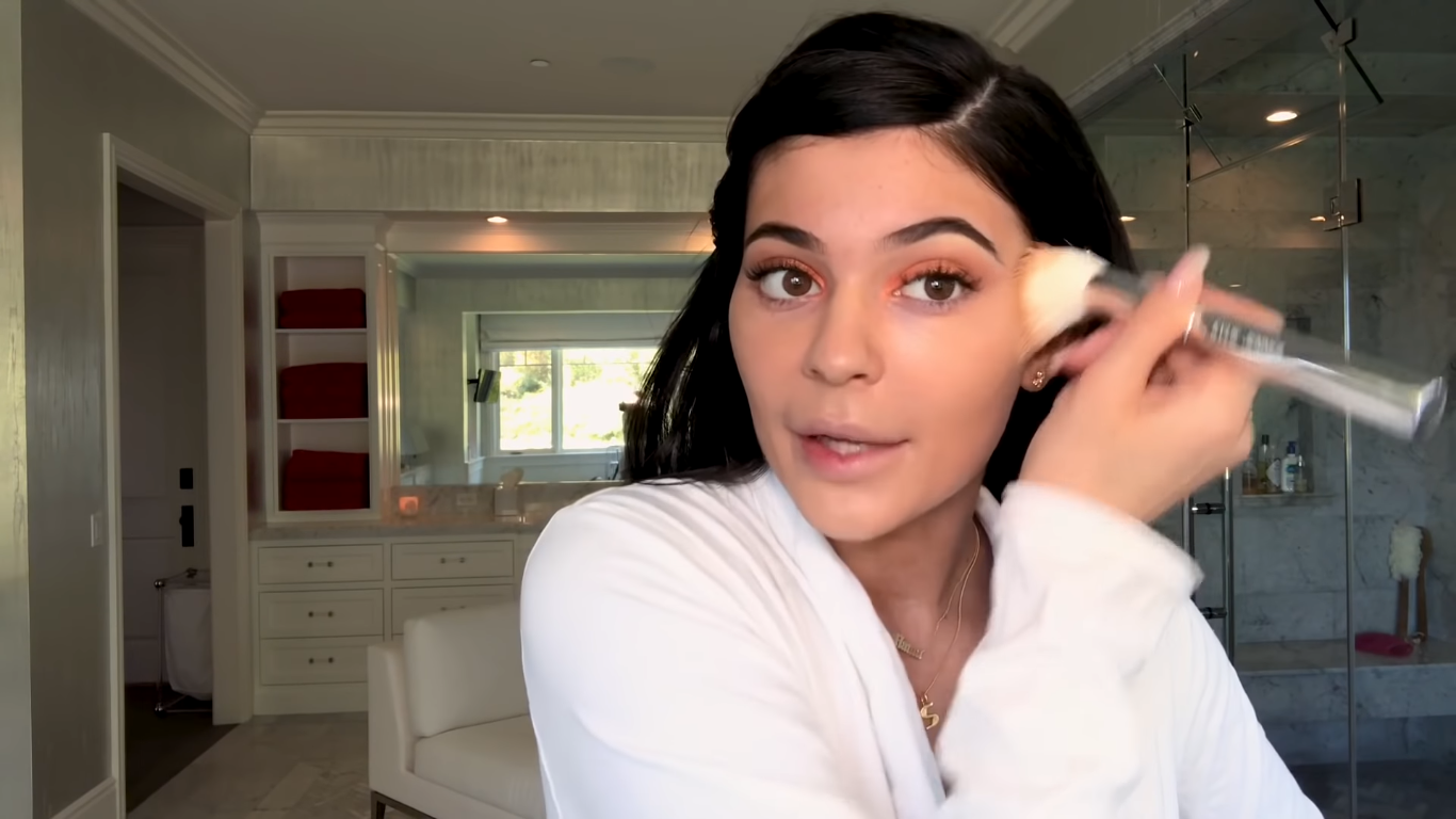 Access_Kardashian_010.png