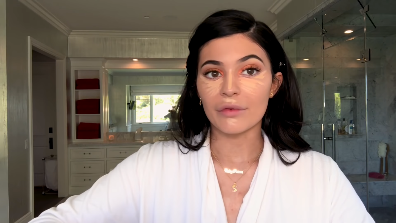 Access_Kardashian_013.png