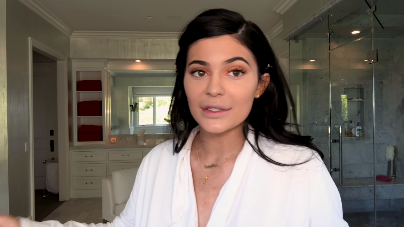 Access_Kardashian_014.png