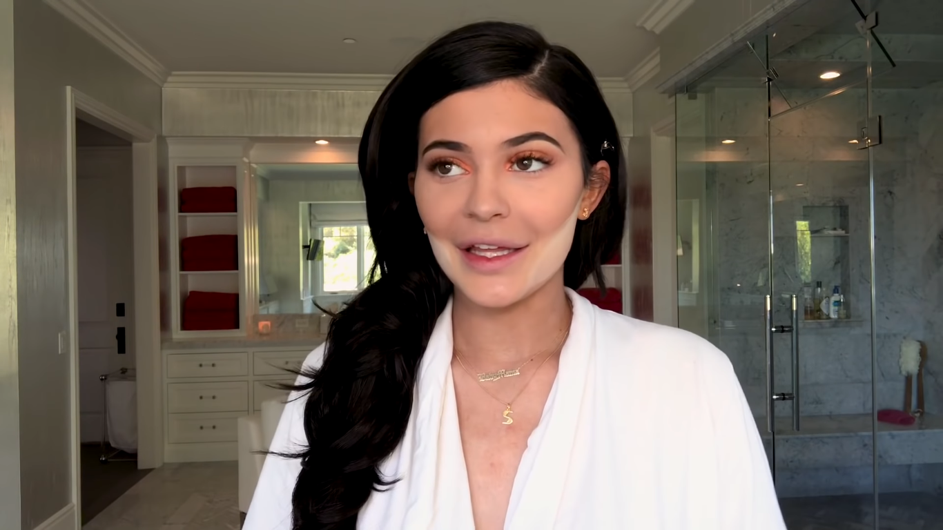 Access_Kardashian_015.png