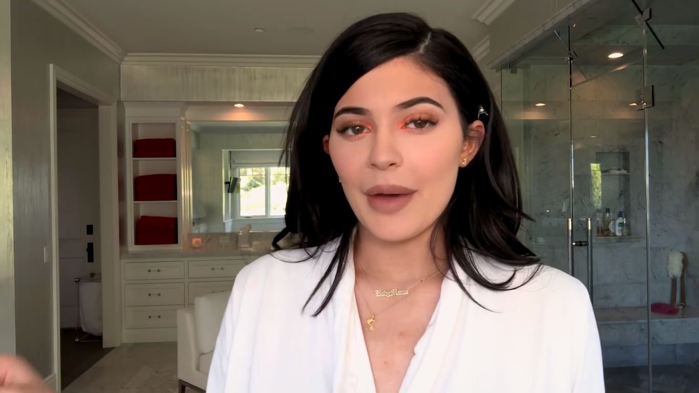Access_Kardashian_016.png
