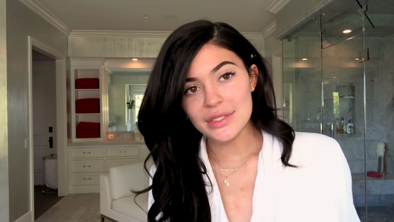 Access_Kardashian_02.png