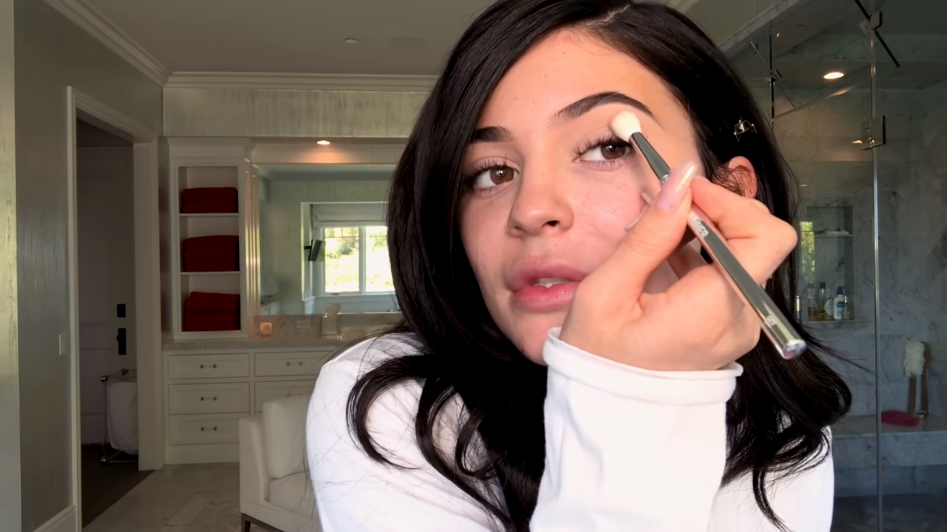 Access_Kardashian_04.png