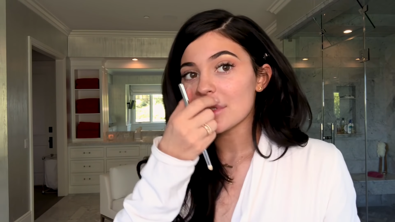 Access_Kardashian_06.png