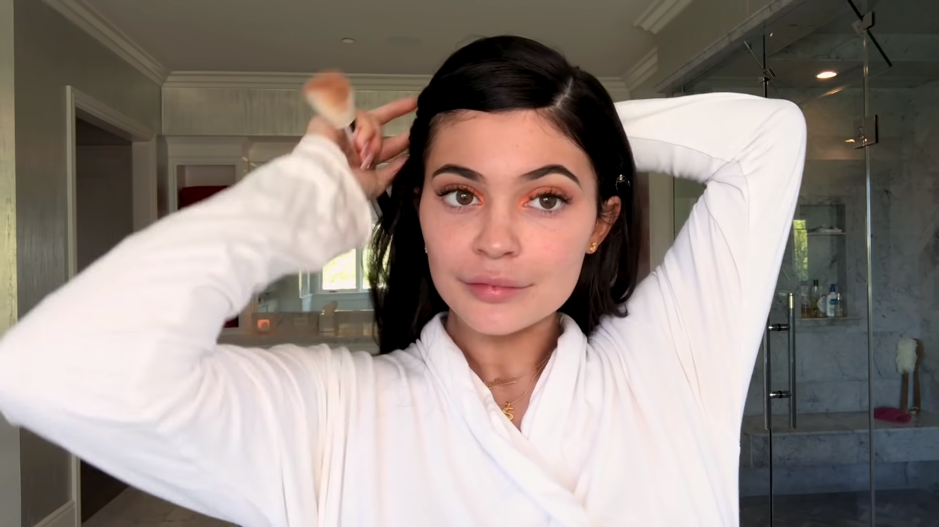 Access_Kardashian_09.png