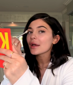 Access_Kardashian_05.png