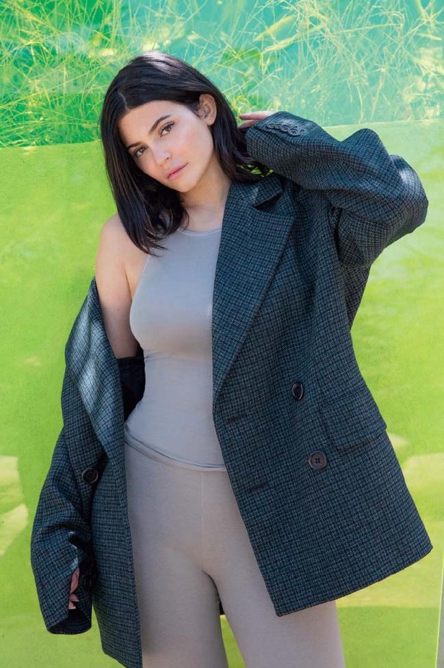 Access_Kardashian_03.jpg