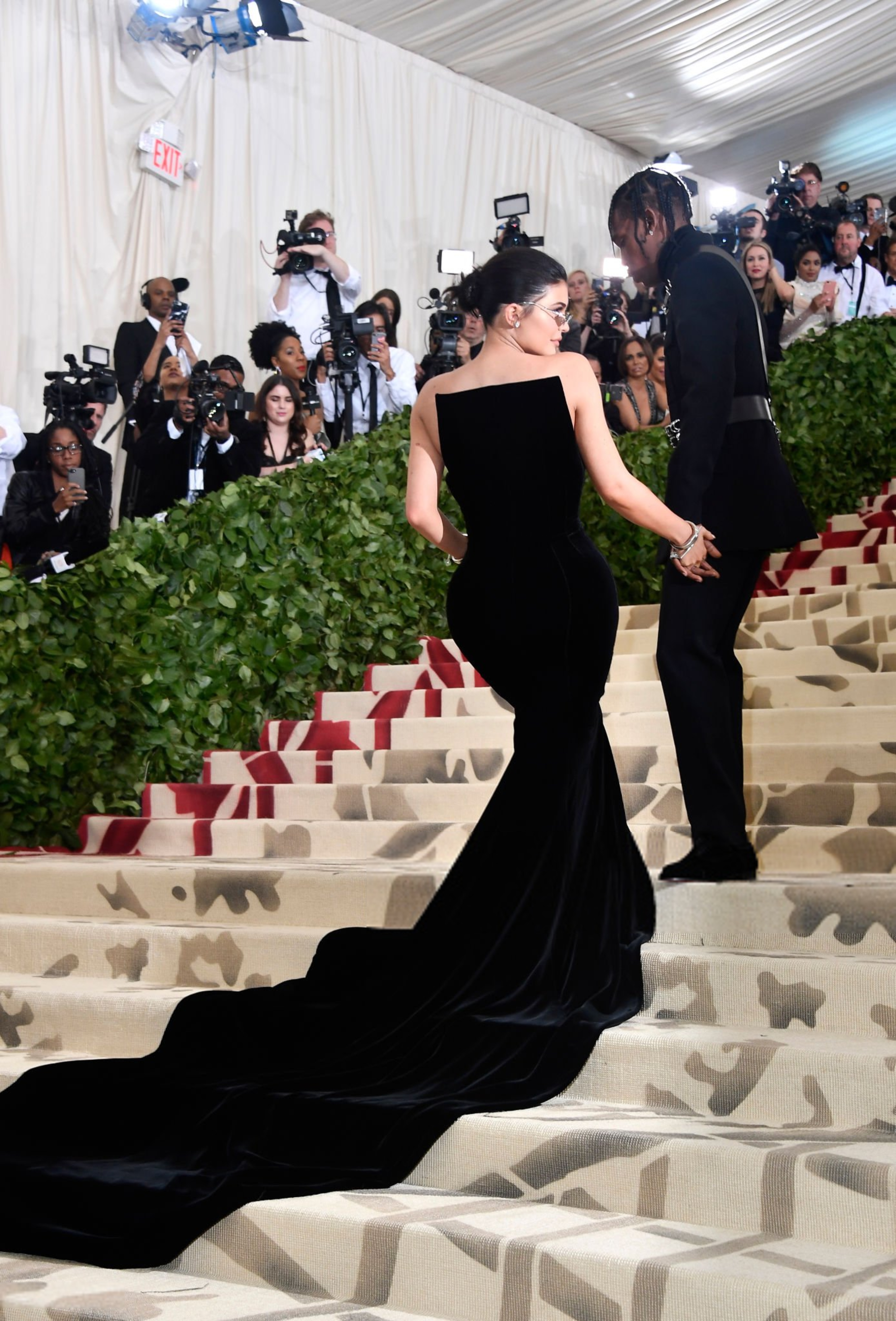 Access_Kardashian_282429.jpg