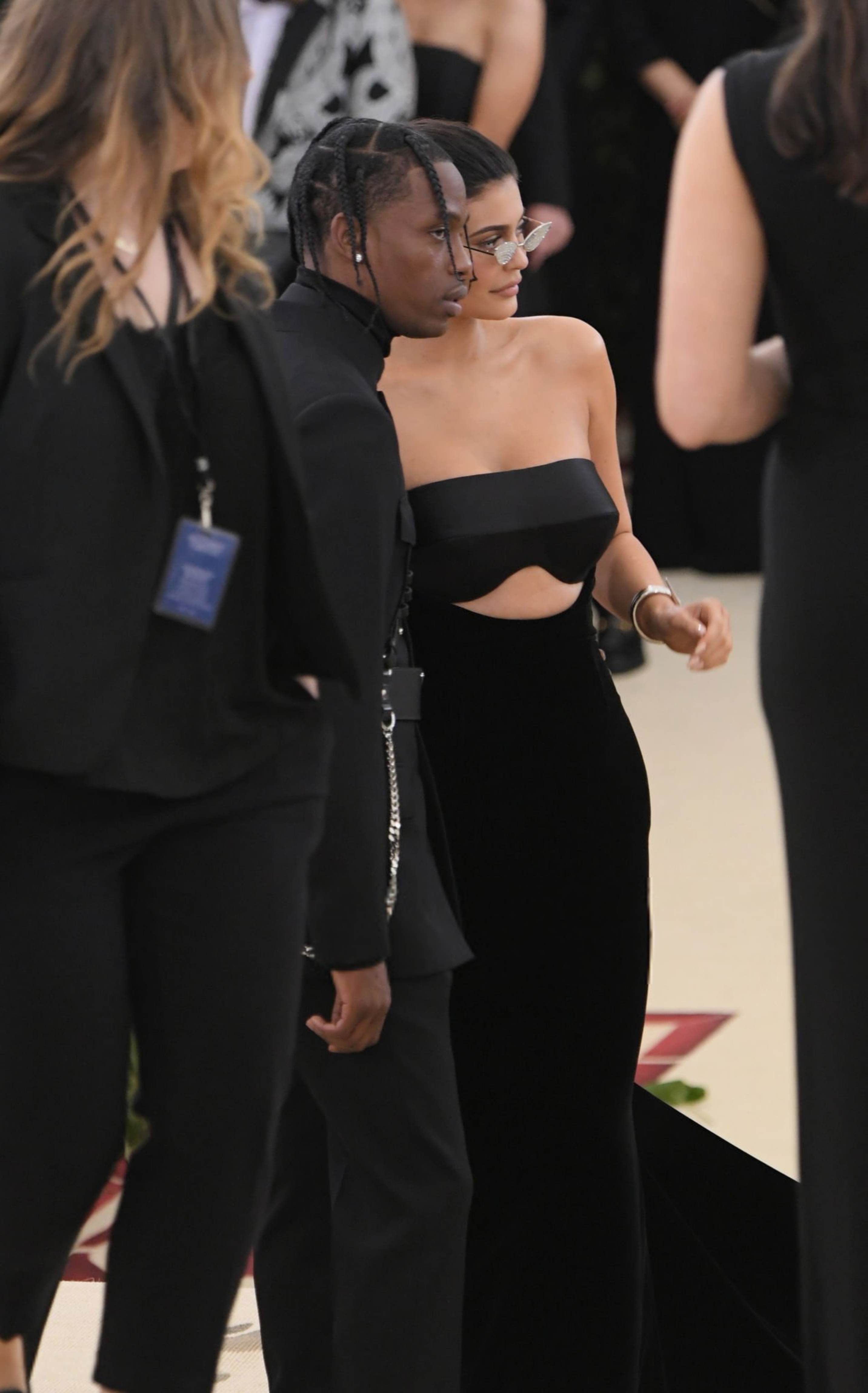Access_Kardashian_283929.jpg