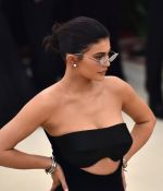Access_Kardashian_284429.jpg
