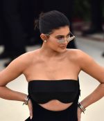 Access_Kardashian_284529.jpg