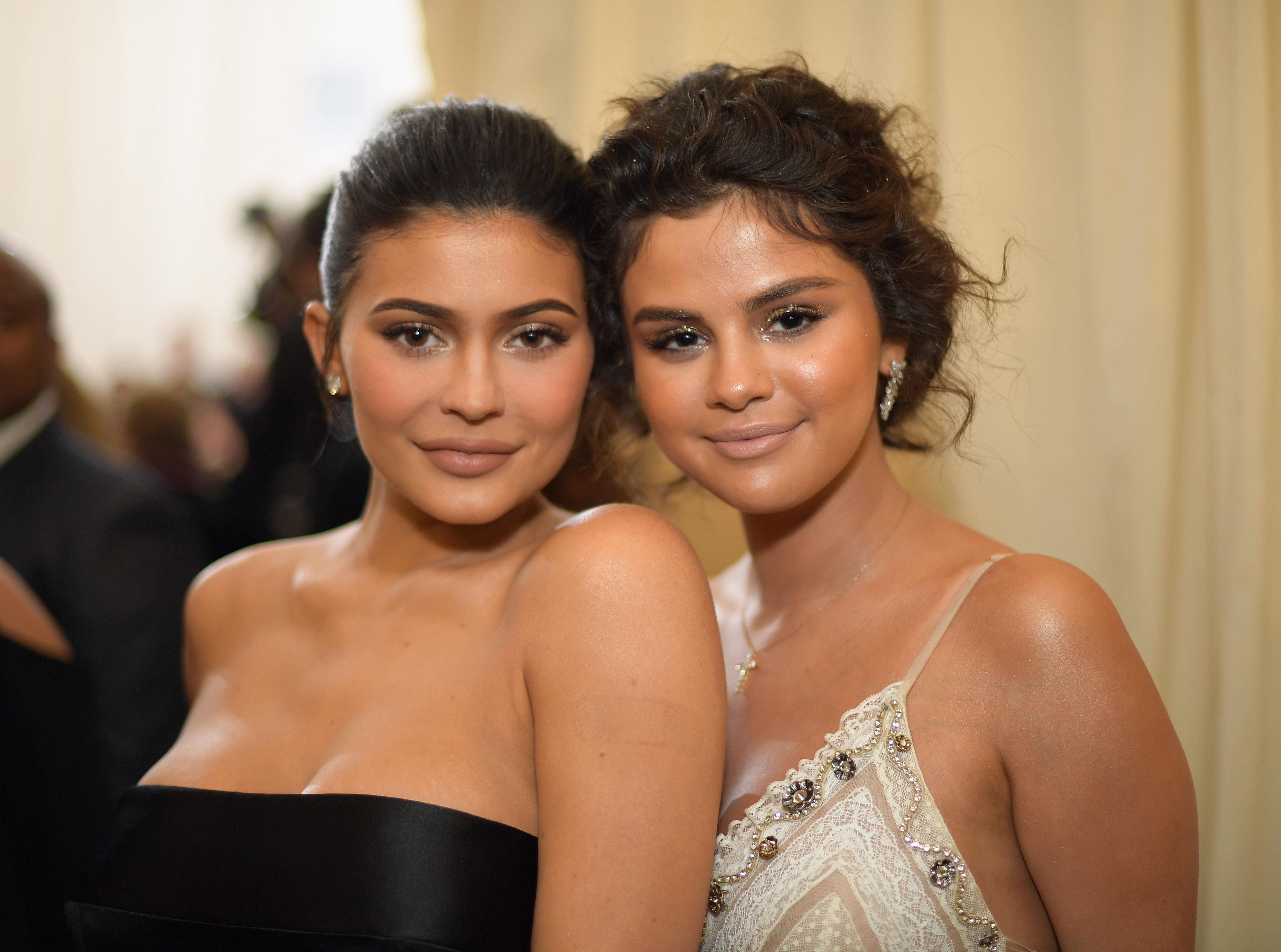 Access_Kardashian_01.jpg