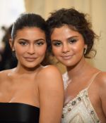 Access_Kardashian_01.jpg