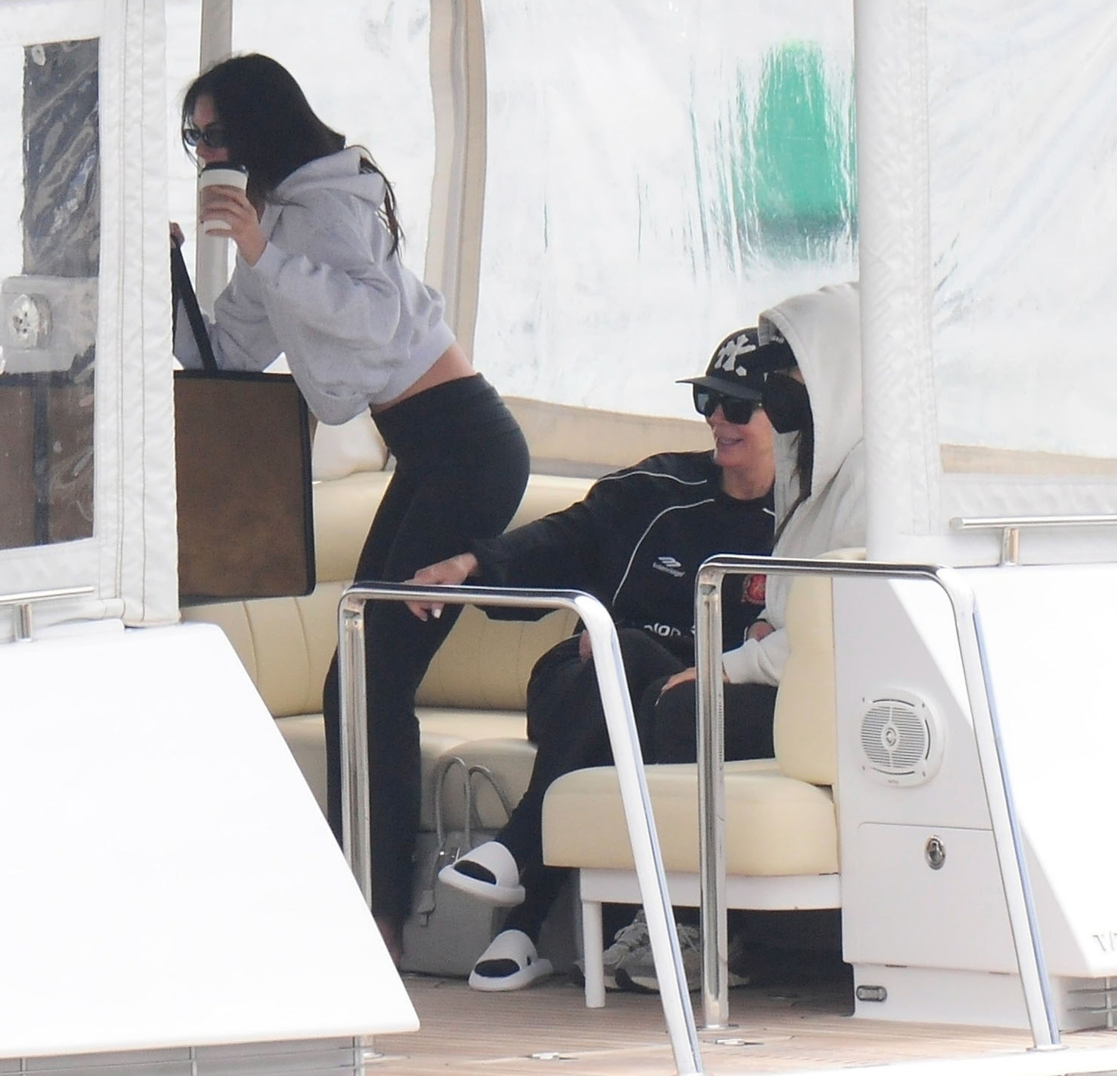 Access_Kardashian_28829.jpg