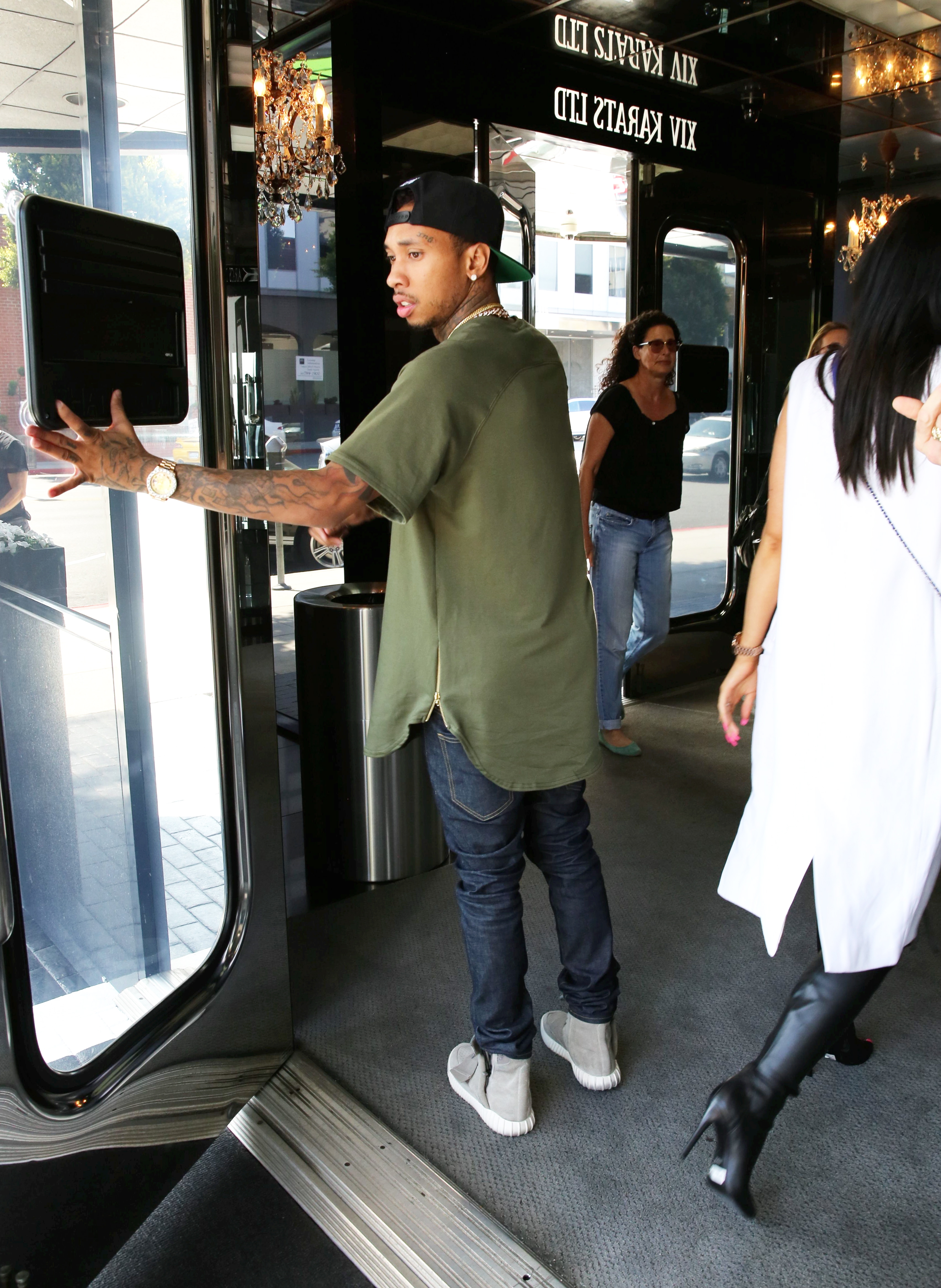 Access_Kardashian_04.jpg