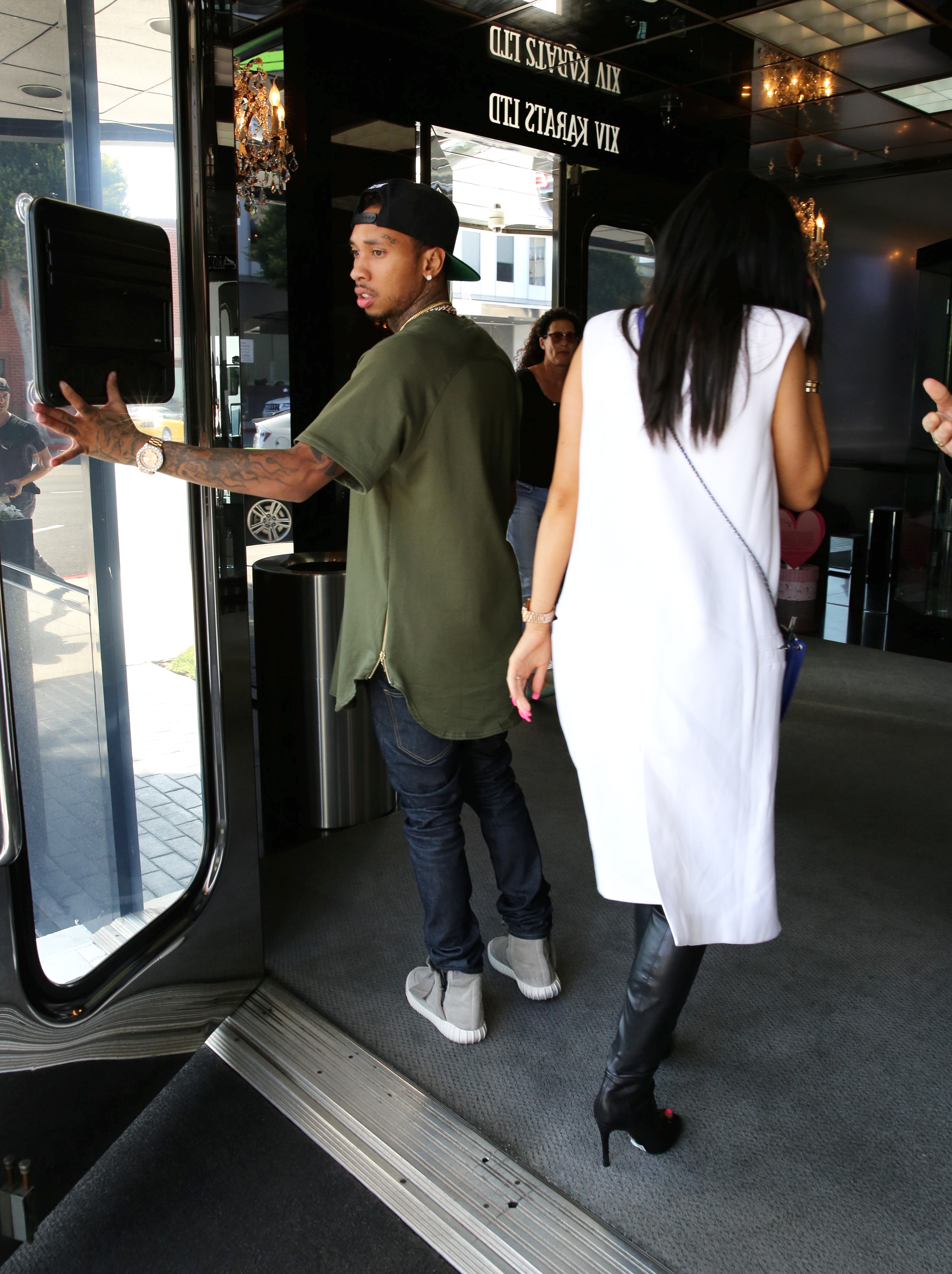 Access_Kardashian_05.jpg