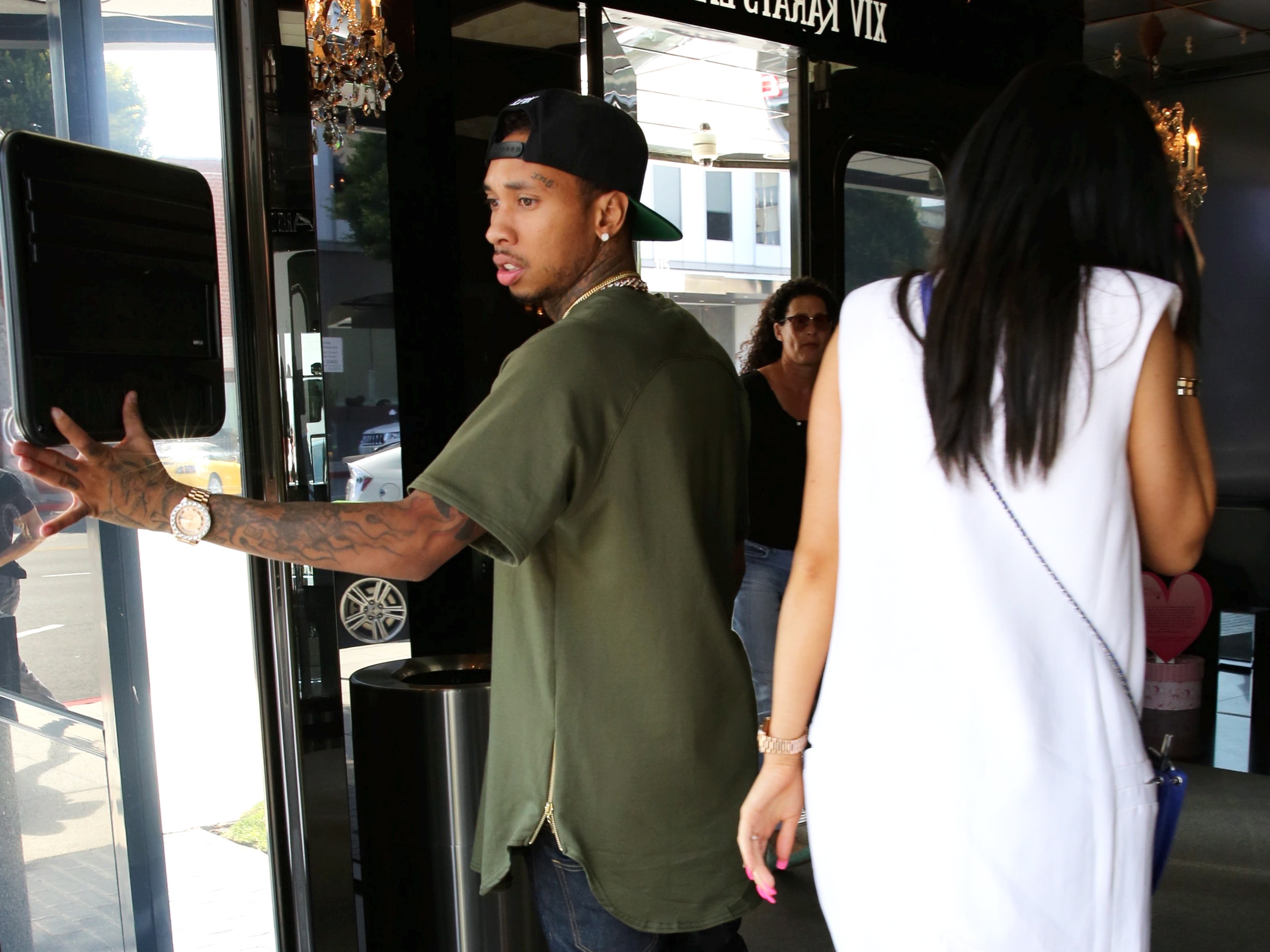 Access_Kardashian_06.jpg