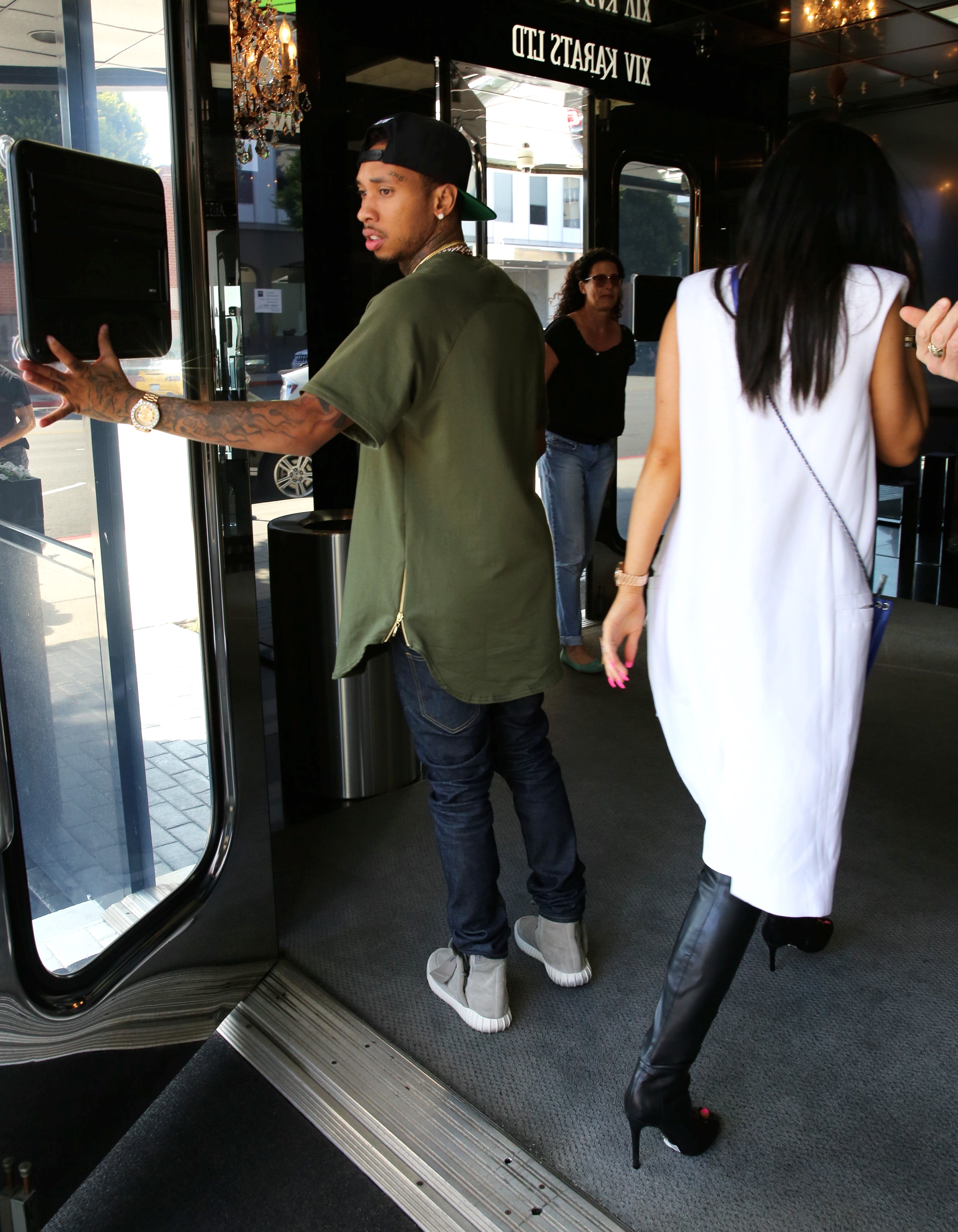 Access_Kardashian_07.jpg