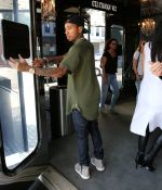 Access_Kardashian_08.jpg