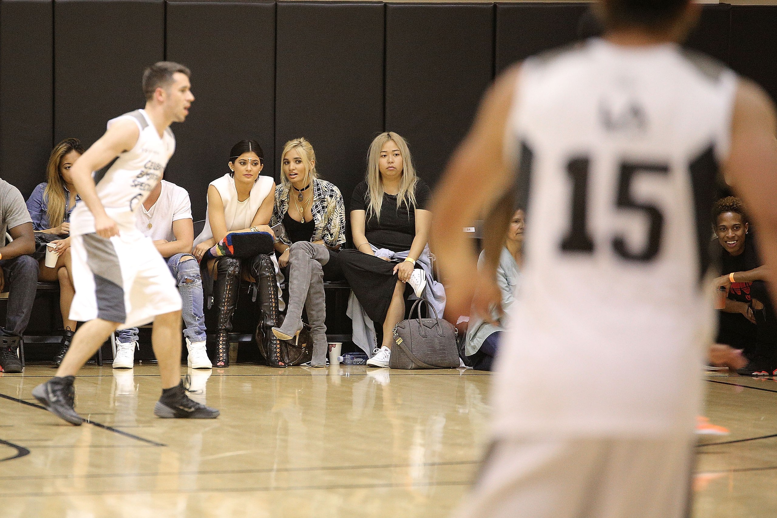 Access_Kardashian_06.jpg