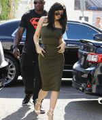 Access_Kardashian_03.jpg