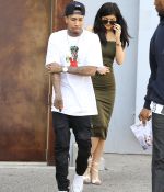 Access_Kardashian_01.jpg