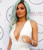 Access_Kardashian_02.jpg