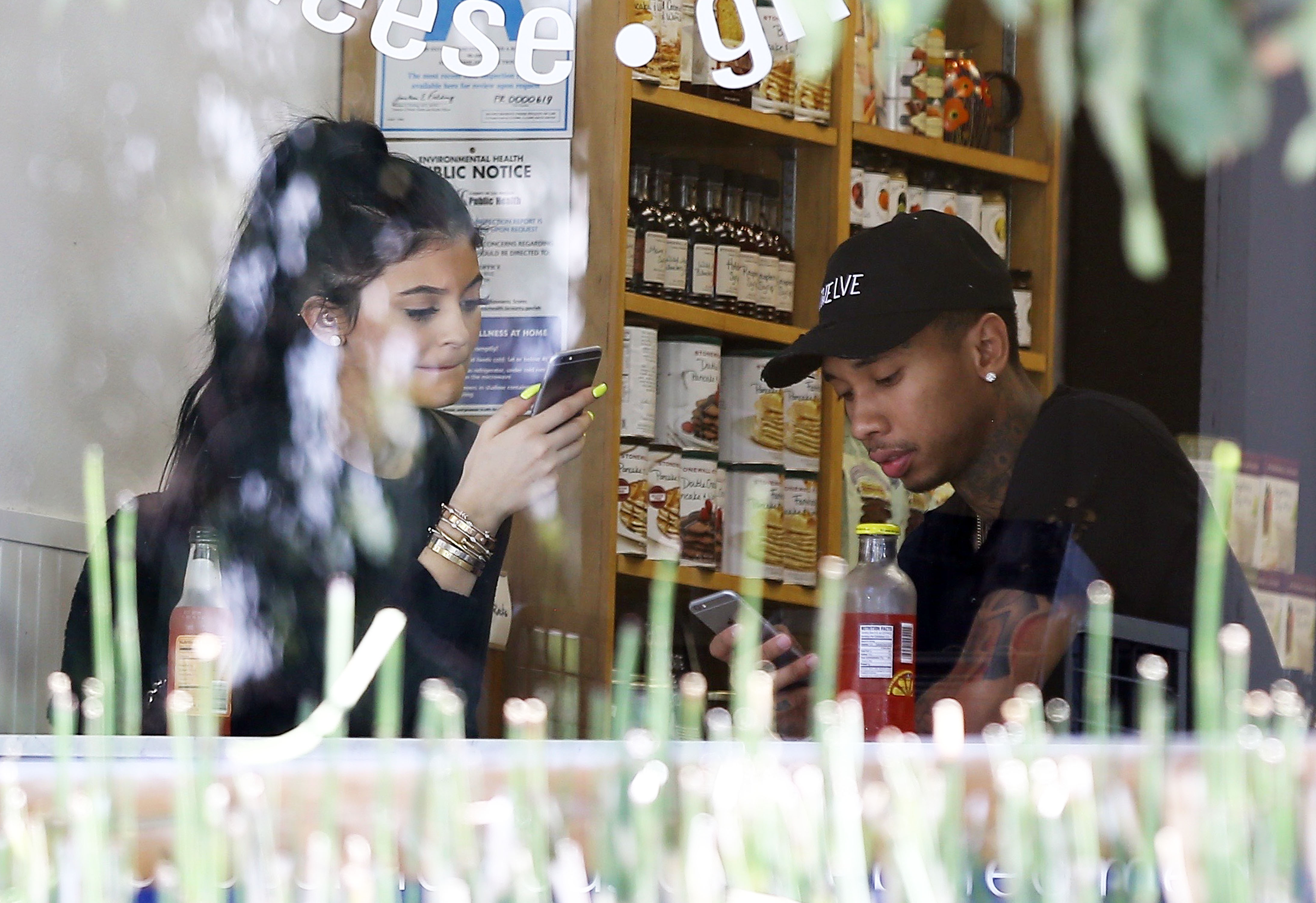 Access_Kardashian_01.jpg
