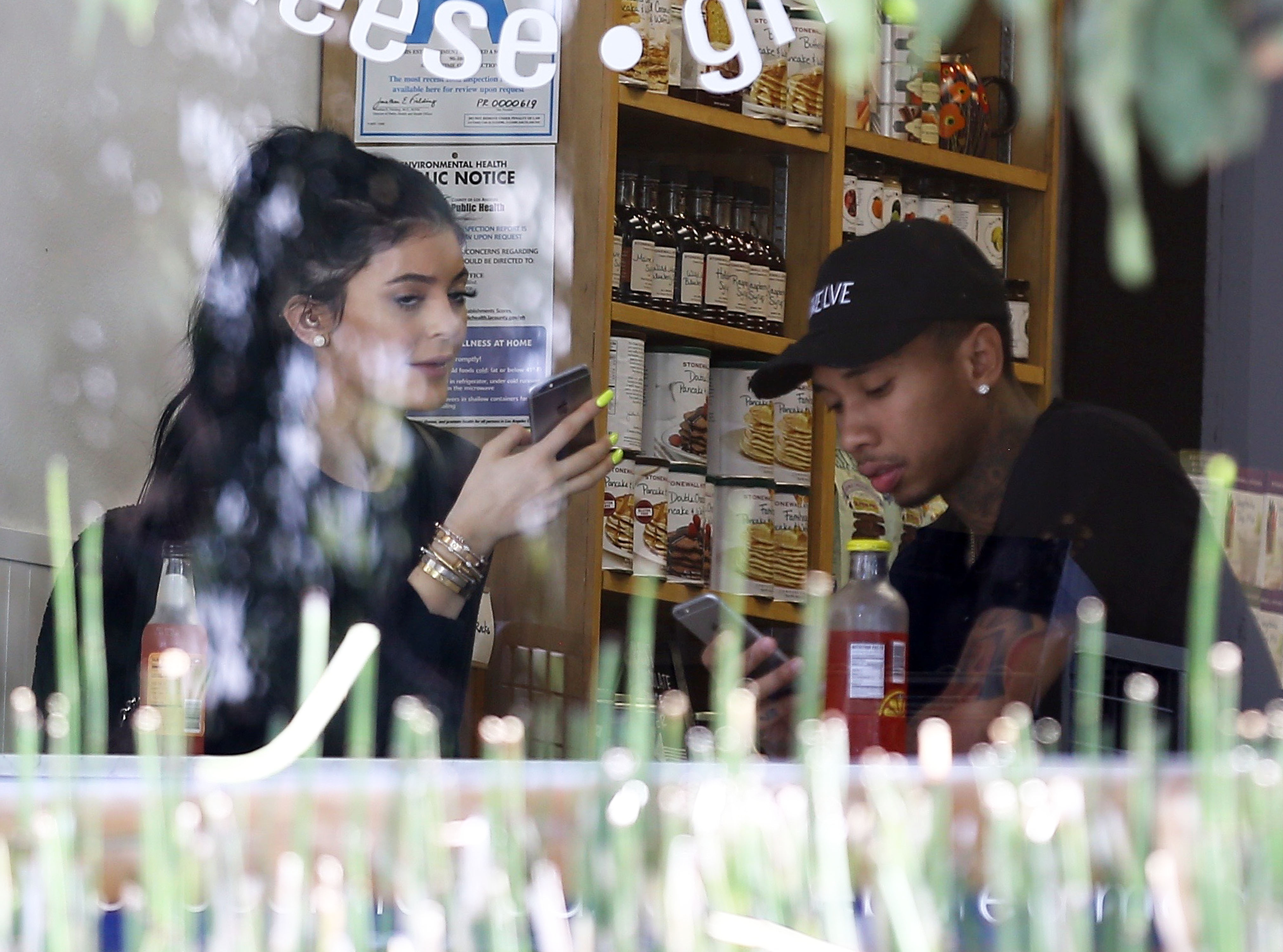 Access_Kardashian_03.jpg