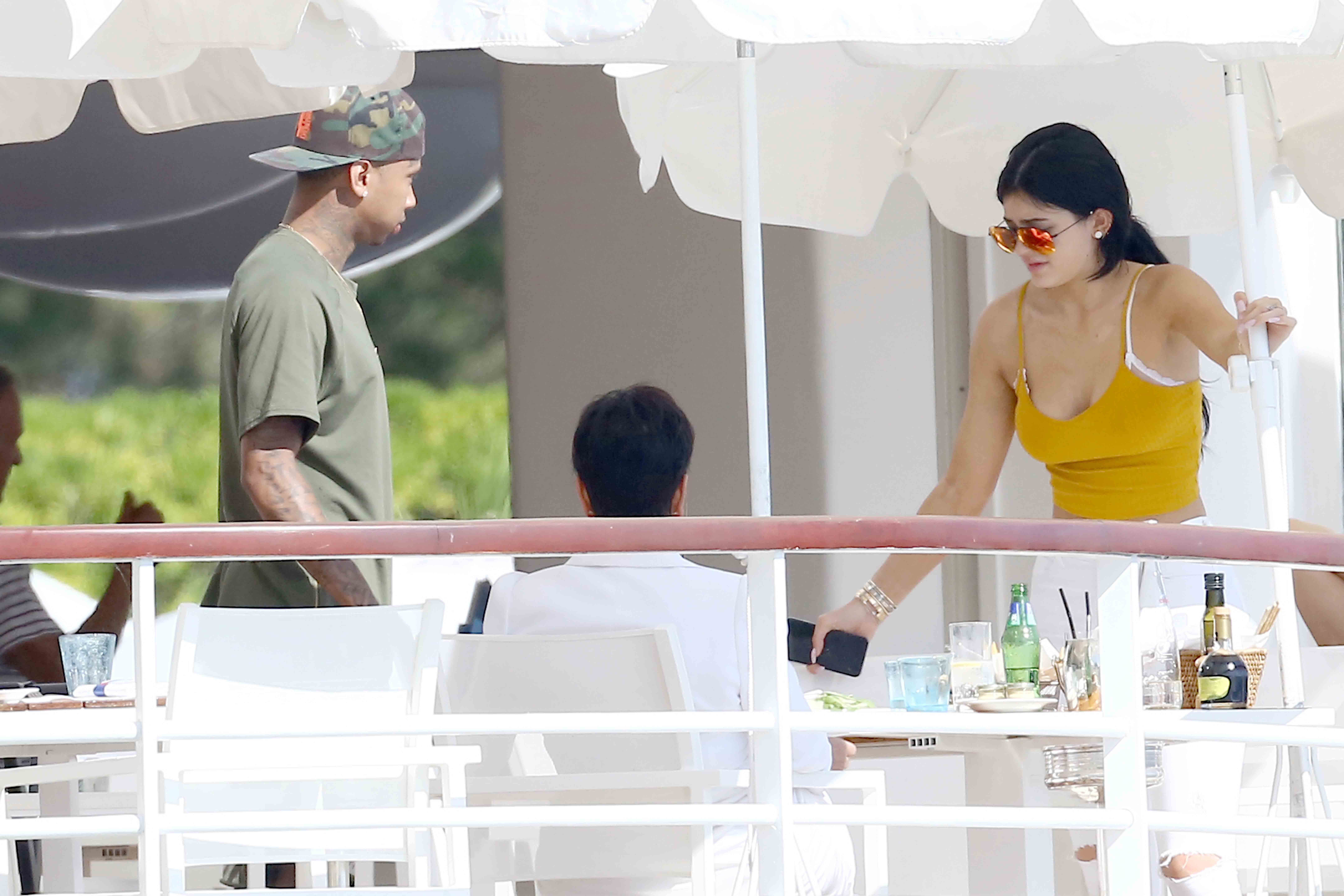 Access_Kardashian_05.jpg