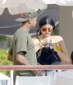 Access_Kardashian_06.jpg