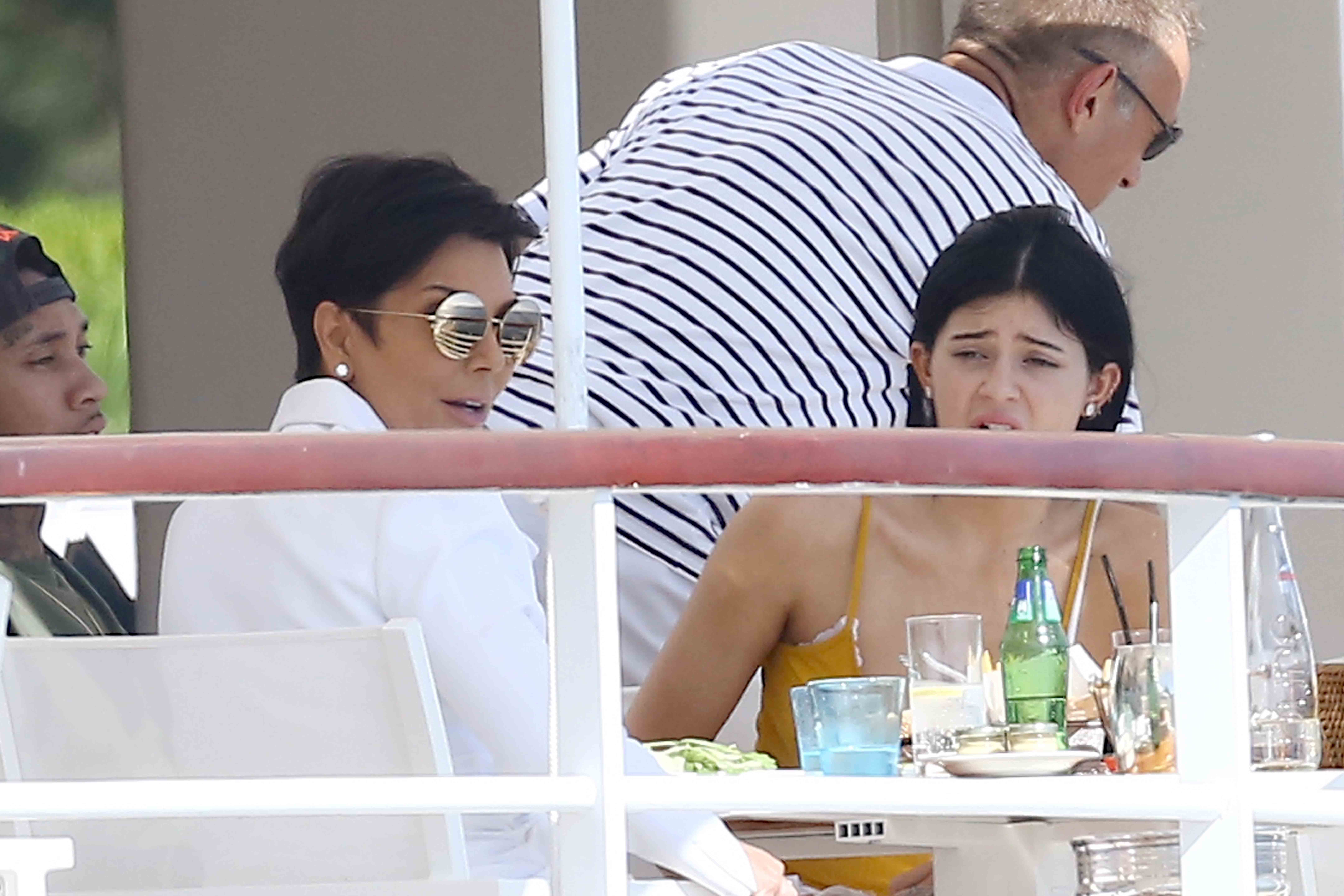 Access_Kardashian_09.jpg