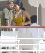 Access_Kardashian_07.jpg