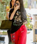 Access_Kardashian_03.jpg