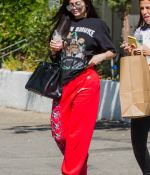 Access_Kardashian_02.jpg