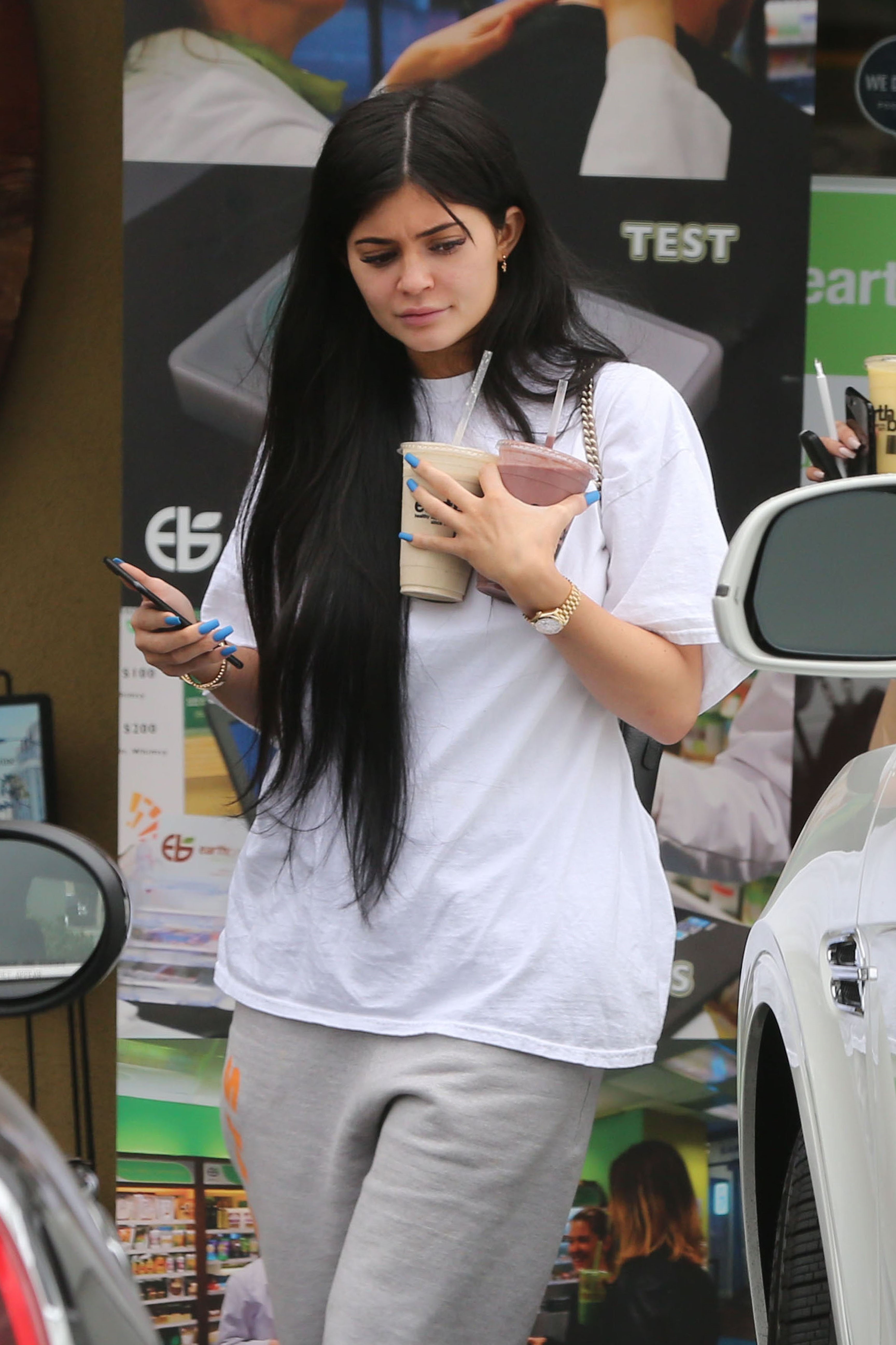 Access_Kardashian_01.jpg