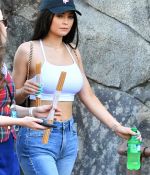 Access_Kardashian_03.jpg