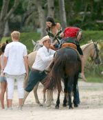 Access_Kardashian_04.jpg