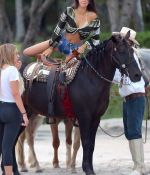 Access_Kardashian_06.jpg