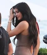 Access_Kardashian_03.jpg