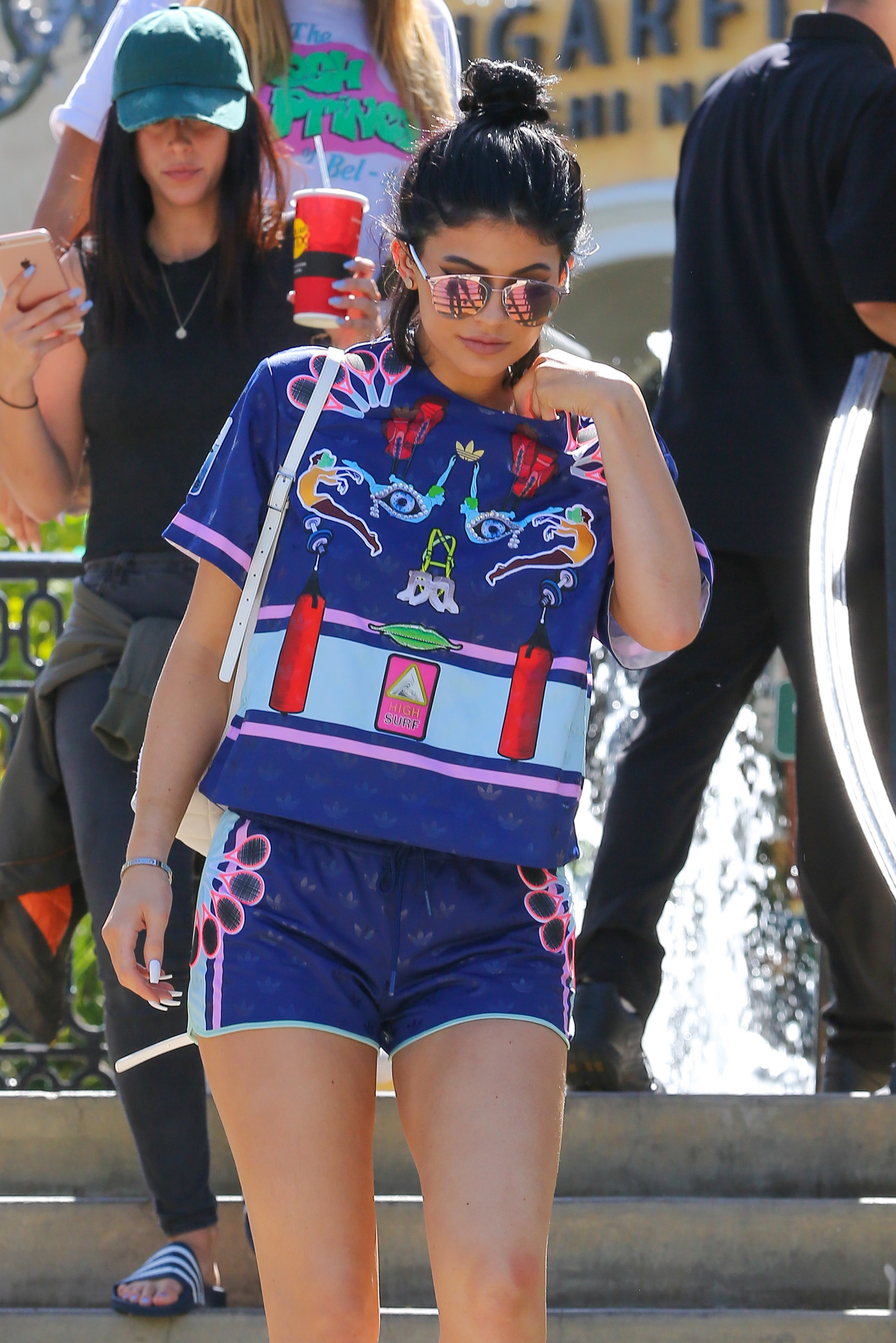 Access_Kardashian_08.jpg