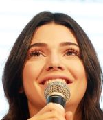 Access_Kardashian_03.jpg